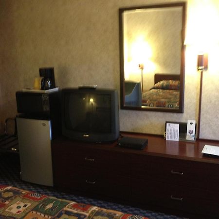 Richmond Inn And Suites Exteriör bild