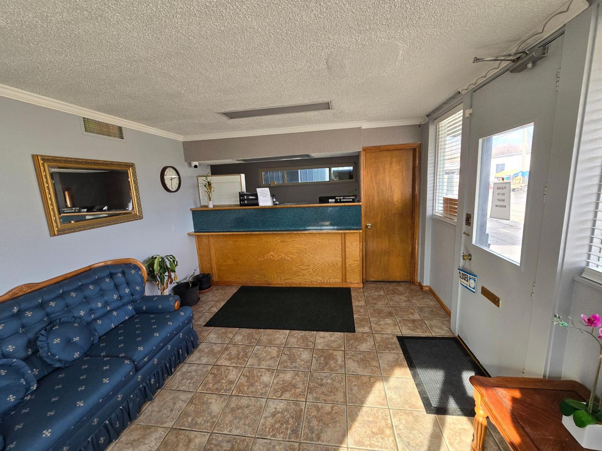 Richmond Inn And Suites Exteriör bild