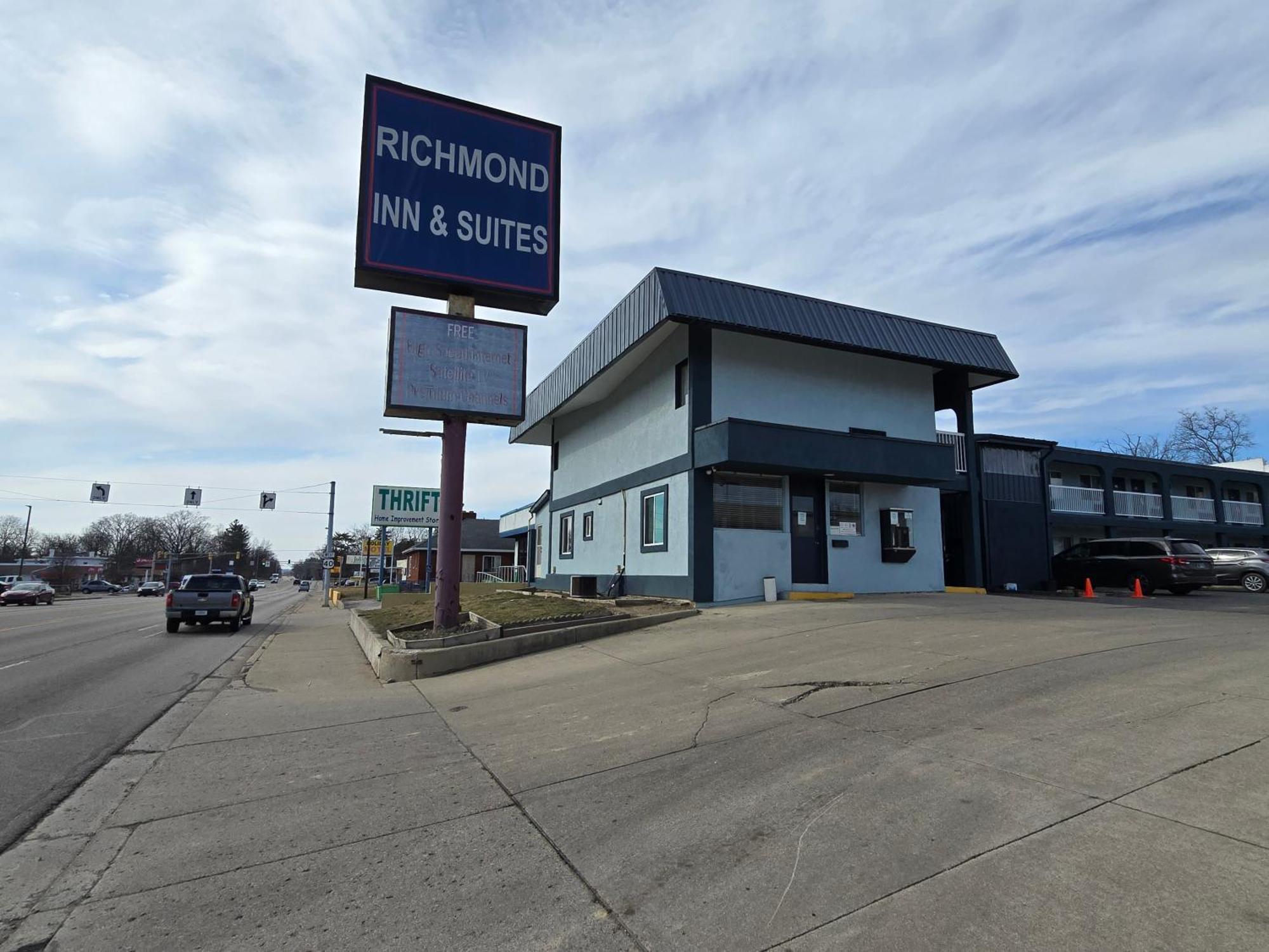 Richmond Inn And Suites Exteriör bild