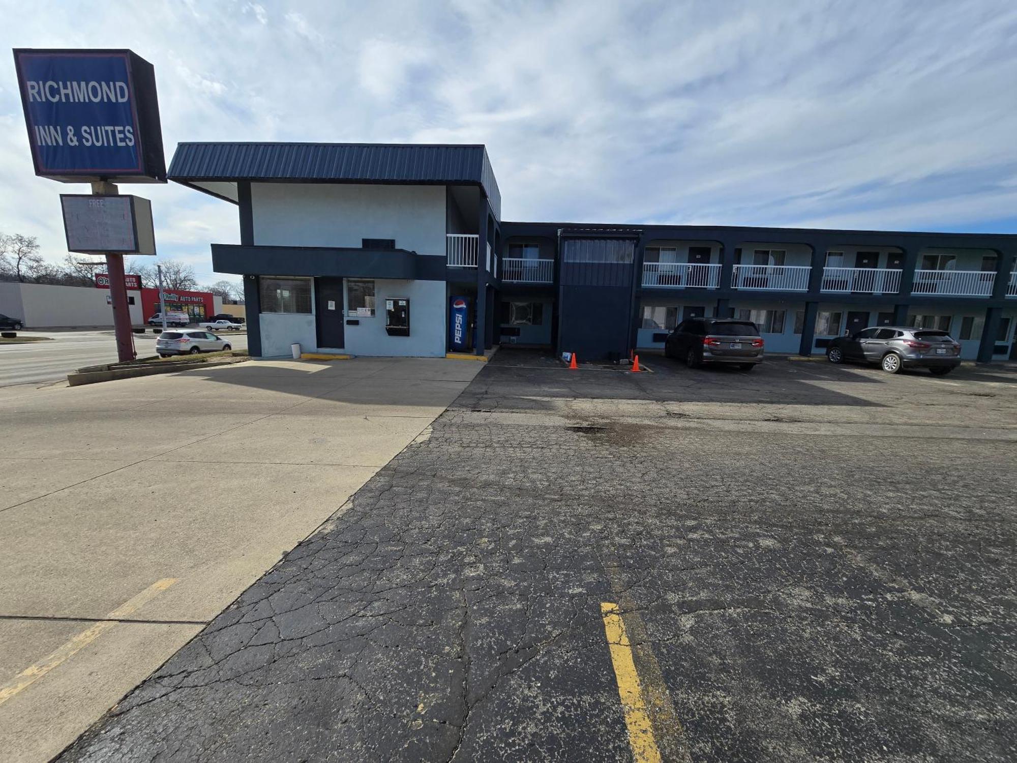 Richmond Inn And Suites Exteriör bild