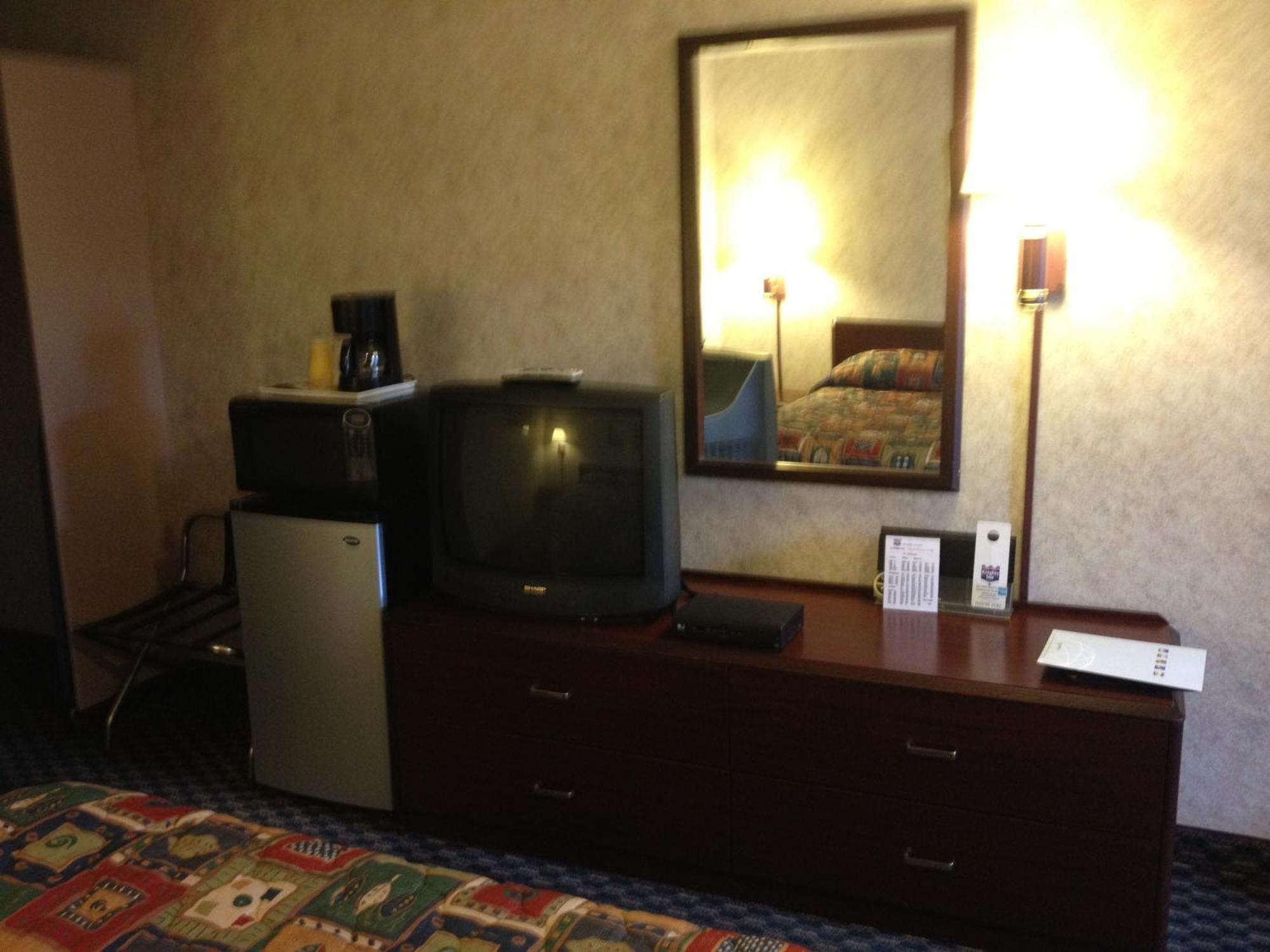Richmond Inn And Suites Exteriör bild