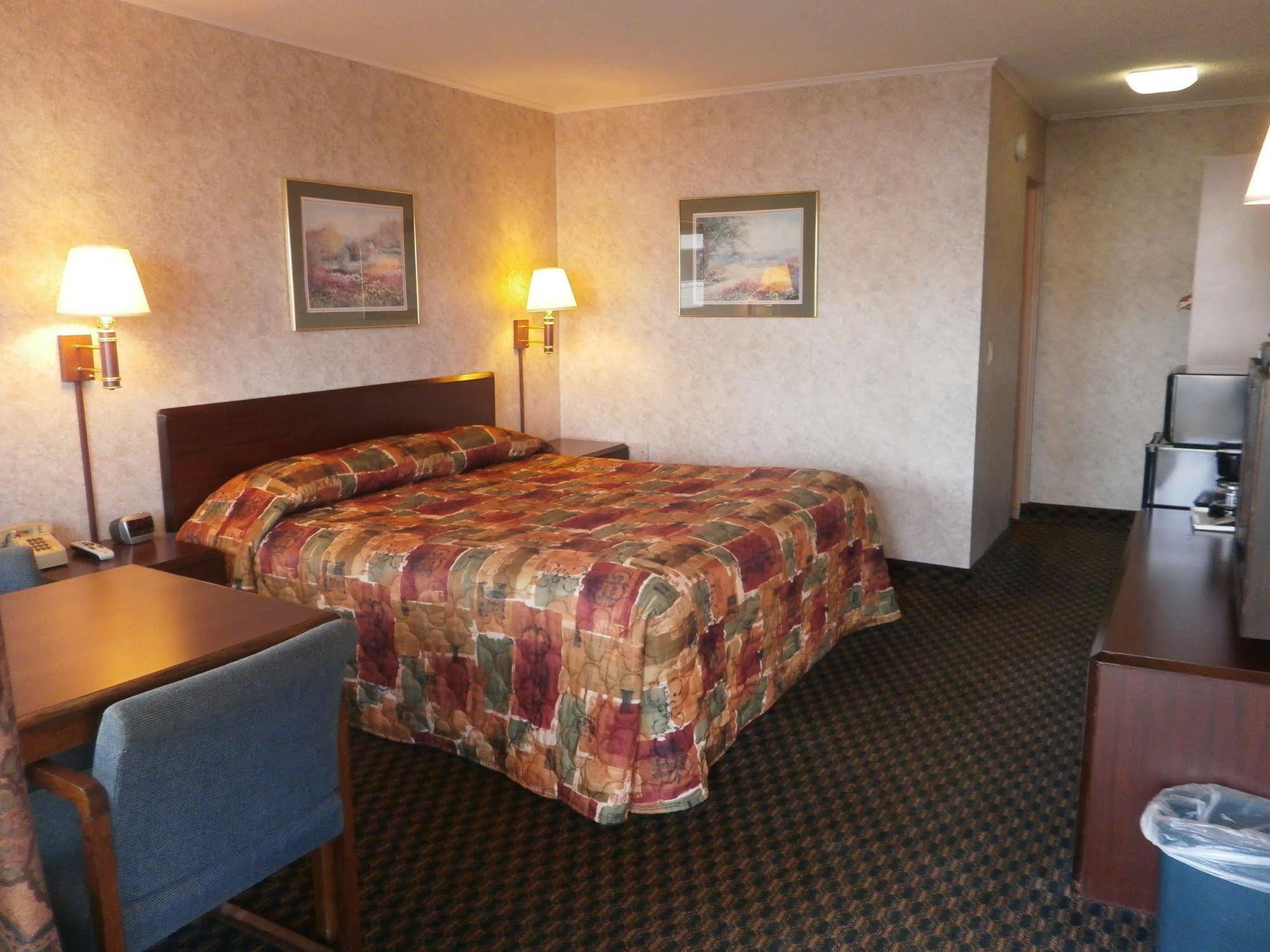 Richmond Inn And Suites Exteriör bild